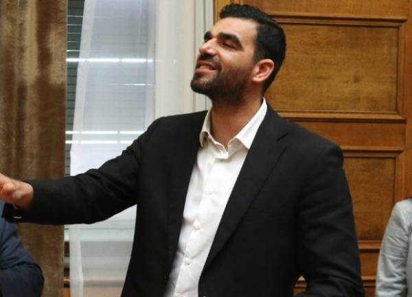 Ο Κωνσταντινέας καταγγέλλει το Βγενή για "προσπάθεια εξοστρακισμού αξιωματικού του Λιμενικού"