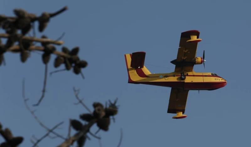Κομισιόν: Περισσότεροι από 350 πυροσβέστες, 50 οχήματα και 12 αεροσκάφη στις πυρκαγιές στην Ελλάδα