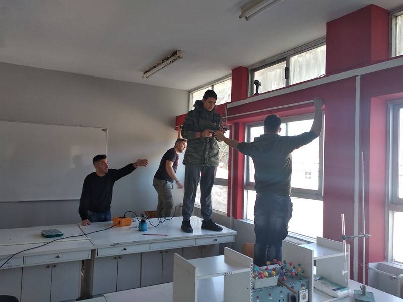 Μαθητές του Λυκείου Θουρίας περιποιήθηκαν το σχολείο τους (Φωτογραφίες)