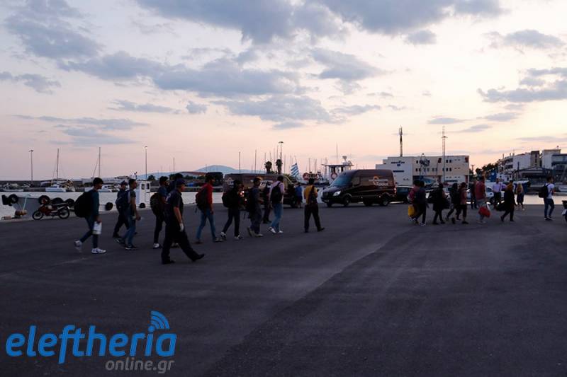 Προθεσμία για την Τετάρτη για τους δύο Αζέρους: Το χρονικό της υπόθεσης με τους 109 μετανάστες, που έφθασαν στην Καλαμάτα