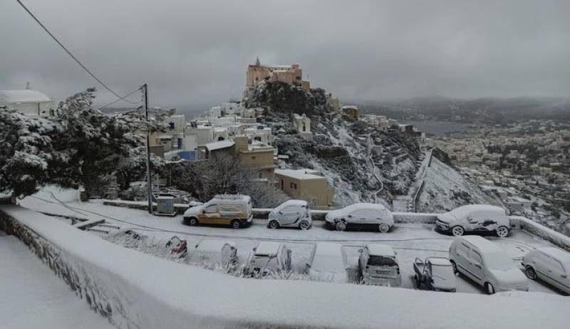 Στυλιανίδης για κακοκαιρία: Αποφύγετε κάθε μη απαραίτητη μετακίνηση τις επόμενες 48 ώρες (βίντεο)