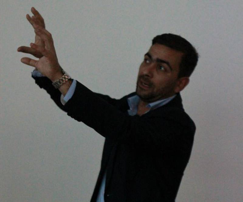 Ο Μεσσήνιος εικαστικός - επιμελητής Θ. Ζαφειρόπουλος για την έκθεση στον πύργο Μούρτζινου