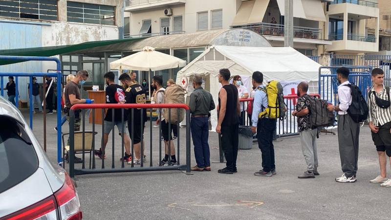 Στον χώρο των αποθηκών του λιμανιού της Καλαμάτας 92 μετανάστες