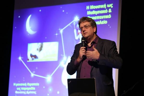 Θανάσης Δρίτσας: "Η μουσική είναι ένα αναίμακτο, φθηνό και ουσιαστικό φάρμακο"