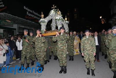 Καλαμάτα: Με κατάνυξη η περιφορά του Επιταφίου της Υπαπαντής (βίντεο-φωτογραφίες)