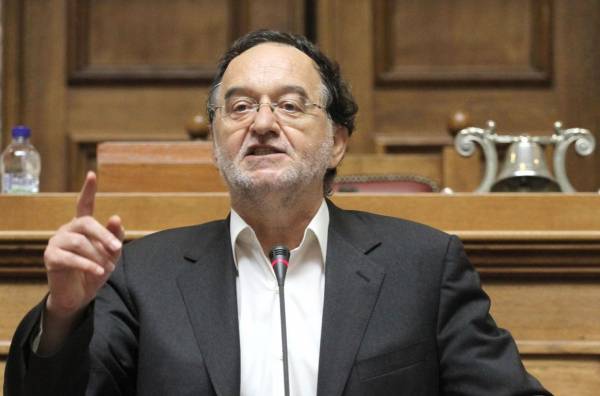 Λαφαζάνης: «Το &quot;ΟΧΙ&quot; του ελληνικού λαού δεν ηττήθηκε - ο αγώνας συνεχίζεται»