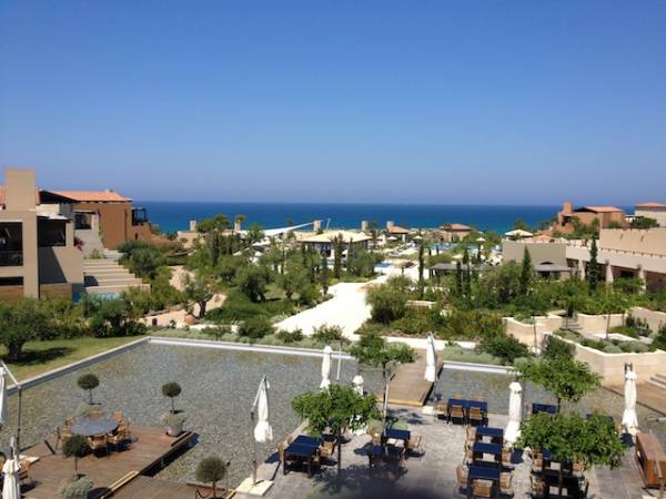 Νωρίτερα από κάθε χρονιά ανοίγει το "The Westin Resort"