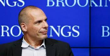 Βαρουφάκης: Ορισμένοι Ευρωπαίοι παίζουν με τη φωτιά