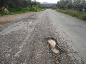 Σε άθλια κατάσταση ο δρόμος προς Κιτριές