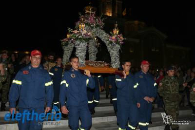 Πλήθος πιστών στην Ακολουθία του Επιταφίου στην Καλαμάτα (βίντεο-φωτογραφίες)