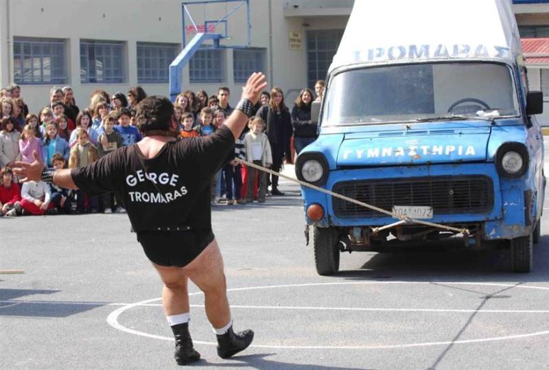 Γιώργος Τρομάρας: Υπέστη εγκεφαλικό και νοσηλεύεται στο νοσοκομείο