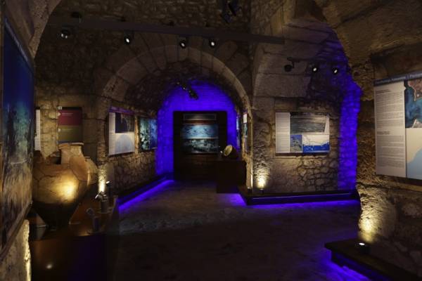 Εκθεση "Αρχαίες βυθισμένες πόλεις Νοτίου Πελοποννήσου" στην Πύλο (φωτογραφίες)