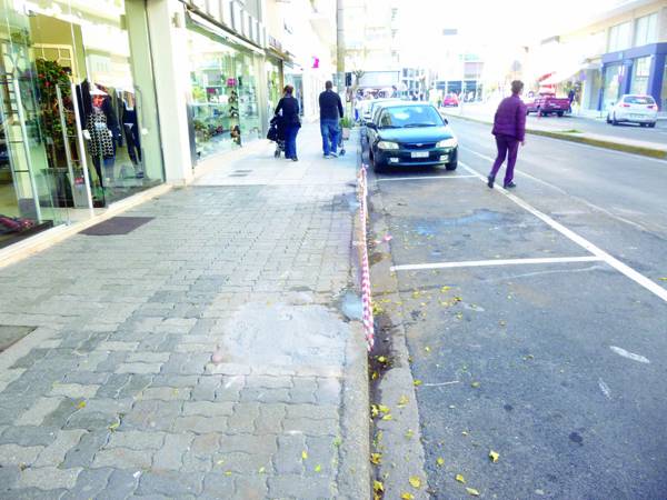 Ξήλωσαν τις ζαρντινιέρες