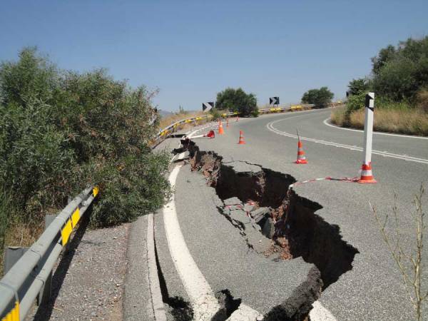 Tο Σεπτέμβριο επέμβαση στις στροφές της Τσακώνας