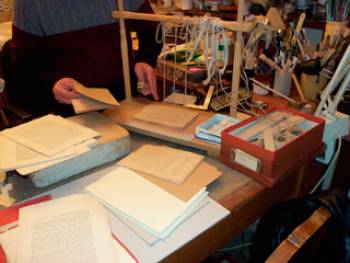 Εκθεση καλλιτεχνικής βιβλιοδεσίας στον παλιό Νερόμυλο Κυπαρισσίας