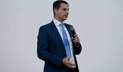 Στο Βερολίνο ο Χάρης Θεοχάρης ενόψει του ανοίγματος του τουρισμού