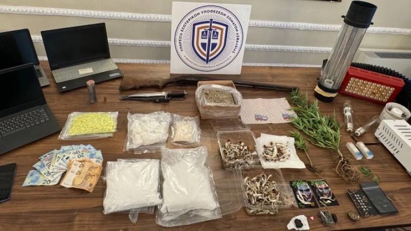 Εξαρθρώθηκε σπείρα που διακινούσε ναρκωτικές ουσίες