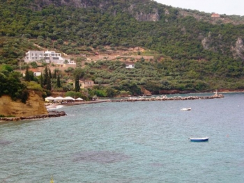 Τσιγγάνοι διέρρηξαν αυτοκίνητο στις Κιτριές