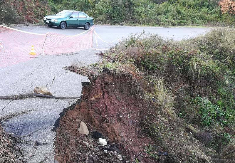 Κατέρρευσε δρόμος στην Αρχαία Μεσσήνη: Κινδυνεύουν με αποκλεισμό 4 χωριά της περιοχής