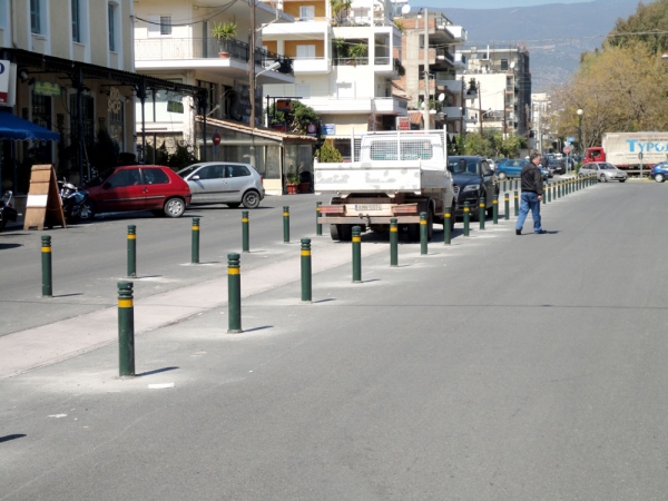 Επικίνδυνα τα κολονάκια στη μέση της Ψαρών