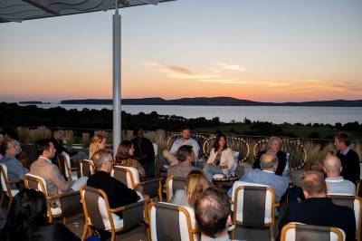 Εκδήλωση στην Costa Navarino: «Αναγκαίο να εστιάσουμε περισσότερο στη γνώση»