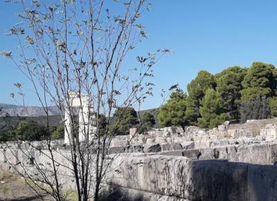 Στην Τρίπολη την Τετάρτη η Μενδώνη