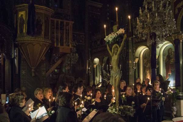 Συγκίνησε το “Μοιρολόι της Παναγίας” από το Λύκειον των Ελληνίδων Καλαμάτας (βίντεο)