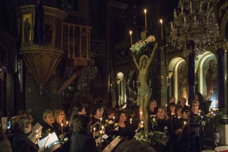 Συγκίνησε το “Μοιρολόι της Παναγίας” από το Λύκειον των Ελληνίδων Καλαμάτας (βίντεο)