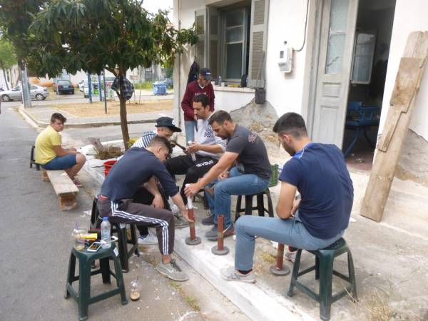 Προετοιμασίες για το σαϊτοπόλεμο της Καλαμάτας (βίντεο)