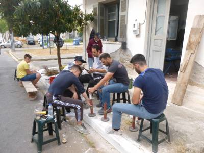 Προετοιμασίες για το σαϊτοπόλεμο της Καλαμάτας (βίντεο)