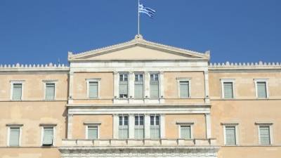 Βουλή: Ψηφίστηκε με 159 «ναι» η τροπολογία για την προστασία του Μνημείου του Άγνωστου Στρατιώτη