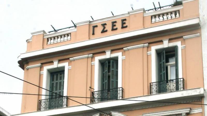 ΙΝΕ/ΓΣΕΕ: Επαναφορά του κατώτατου μισθού στα 751 ευρώ εντός του 2021