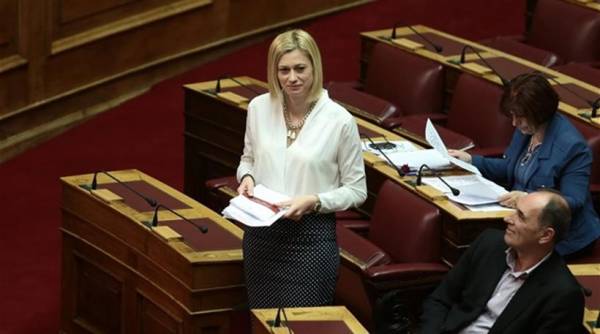 Ραχήλ Μακρή: Βρέθηκα σε αδιέξοδο και ψήφισα Παυλόπουλο