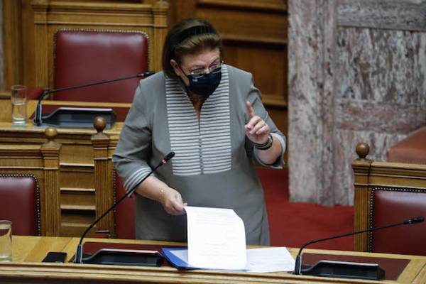 Ο Χαρίτσης διάβασε σωστά τις απαντήσεις της Μενδώνη