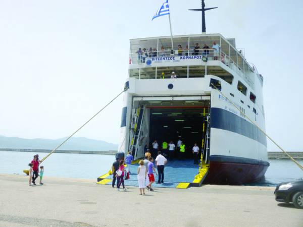 Με 110 επιβάτες αναχώρησε το "Βιτσέντζος Κορνάρος"