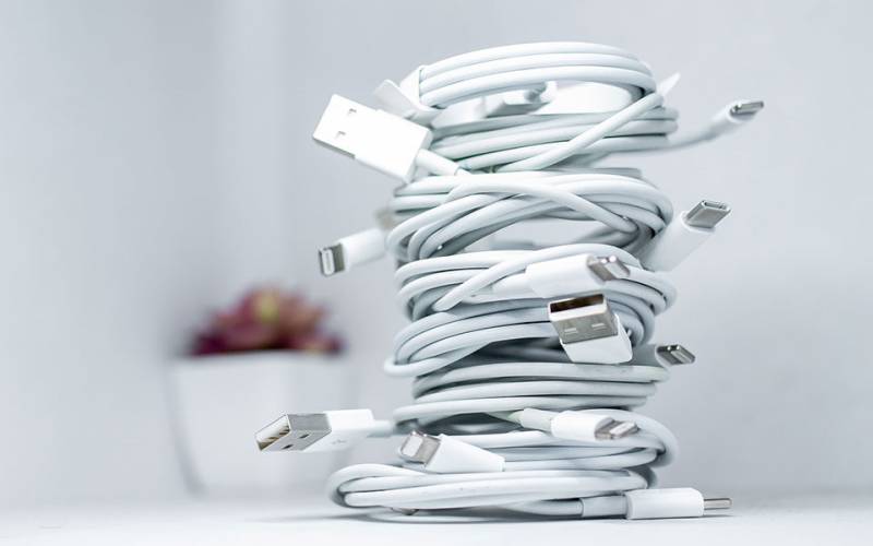 Ιστορική συμφωνία στην ΕΕ: Ένας φορτιστής για όλες τις συσκευές μέχρι το 2024