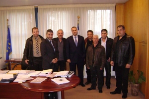 Ο Χαρίτος με ταξιτζήδες στο Βορίδη