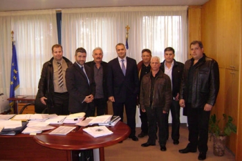 Ο Χαρίτος με ταξιτζήδες στο Βορίδη