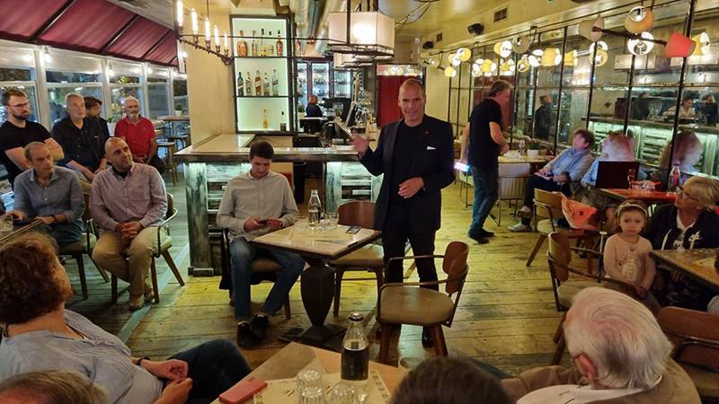 Μεσσηνία: Βαρουφάκης για ΠΟΠ ελιά Καλαμάτας, εργοστάσιο απορριμμάτων και κόκκινα δάνεια