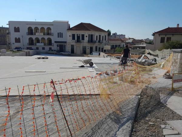 Σε εργοτάξιο και φέτος ο εορτασμός Υπαπαντής - Νέα παράταση για ανάπλαση της πλατείας