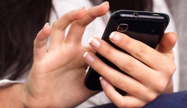 Εκλεψαν δύο κινητά από κατάστημα στην Καλαμάτα