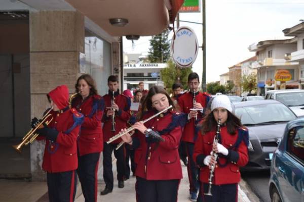 Με κάλαντα αποχαιρέτισε το 2015 η Δημοτική Φιλαρμονική Κυπαρισσίας
