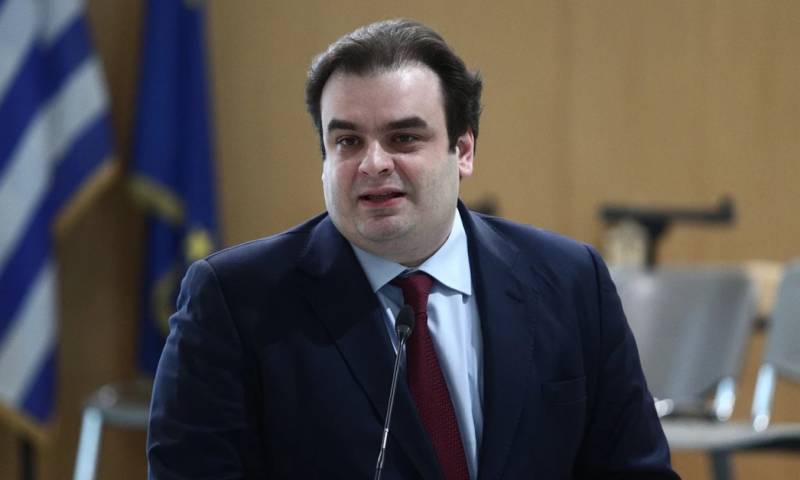 Πιερρακάκης για τα 50 χρόνια Μεταπολίτευσης: Προχωράμε μπροστά με έμπνευση από τα γεγονότα του 1974 αλλά και με «μνήμη μέλλοντος»