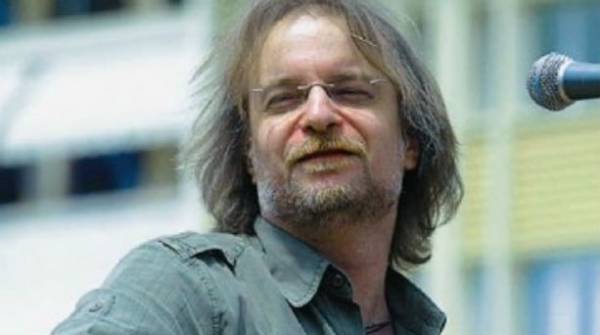 Μίλτος Πασχαλίδης: "Ακόμα και ο καπιταλισμός στην Ελλάδα είναι για γέλια" (βίντεο)