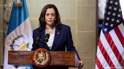 Η αντιπρόεδρος των ΗΠΑ Κάμαλα Χάρις διαγνώστηκε θετική στην Covid-19