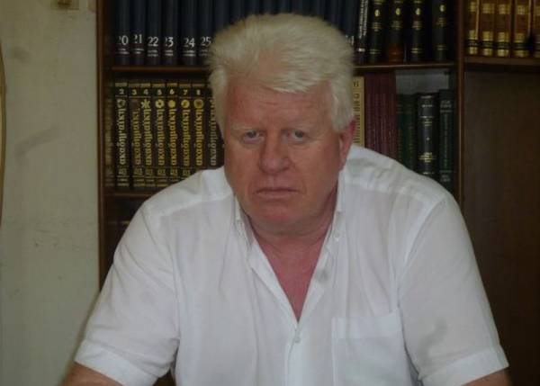 "Παιχνίδια" με εκπτώσεις καταγγέλλει ο Γόντικας