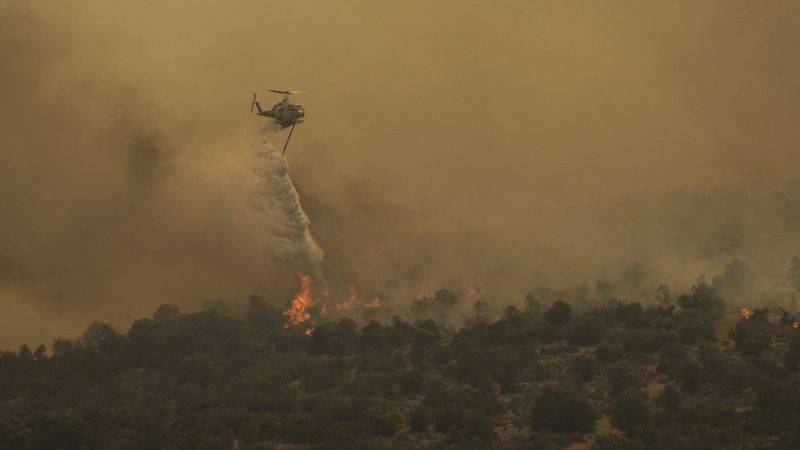 Σε εξέλιξη οι μάχες στα πύρινα μέτωπα - Συνεχής ανανέωση