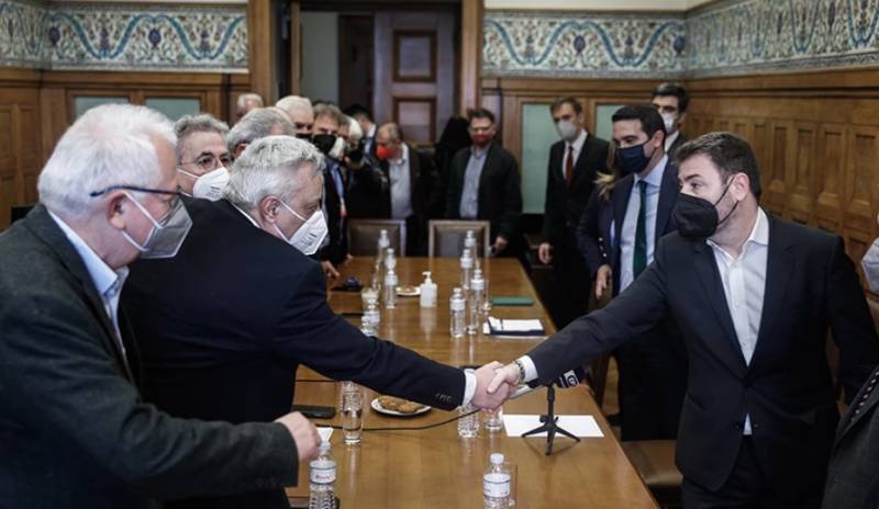 Ανδρουλάκης: Προτεραιότητα η αύξηση του κατώτατου μισθού