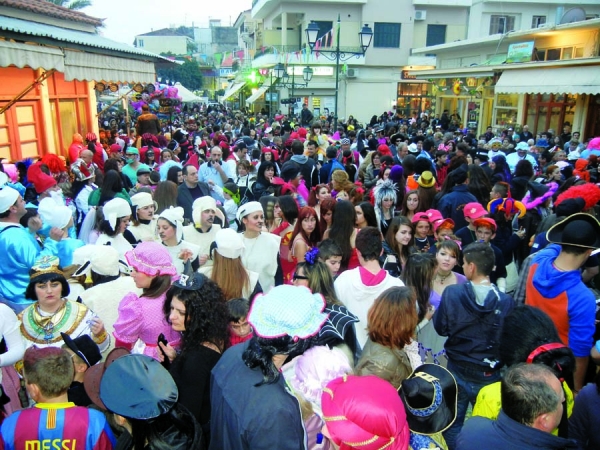 Σύμφωνα με τις εκτιμήσεις των ξενοδόχων: Κοσμοσυρροή για τις Απόκριες στη Μεσσηνία