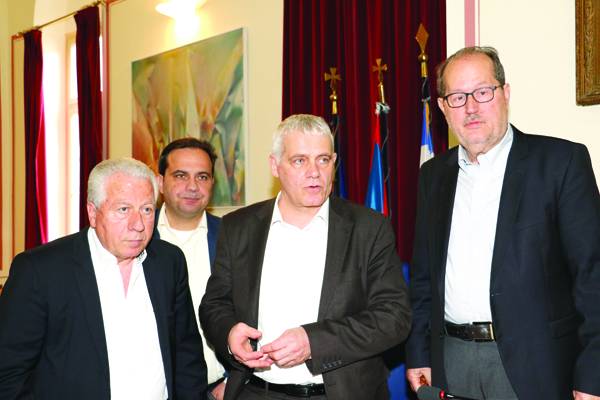 Υπουργοί πάνε και… έρχονται